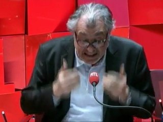 Serge July : "Nicolas Sarkozy à la peine"