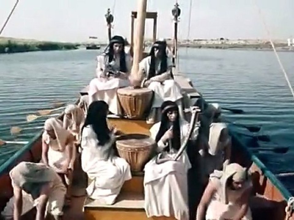Joseph 15 VOSTFR Zouleikha tombe amoureuse de Joseph