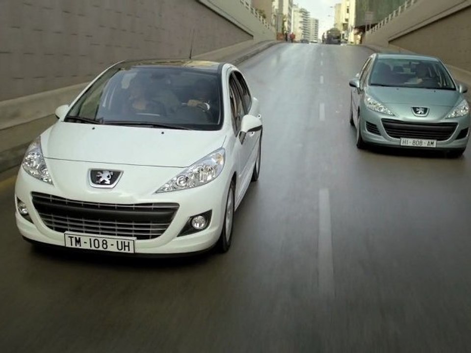 Peugeot 207 : elle met tout le monde d'accord - Spot TV 2011 ( www.feline207.net )