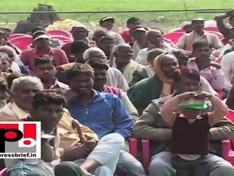 Priyanka Gandhi Vadra campaigns for Congress in Mateenganj (Raebareli)