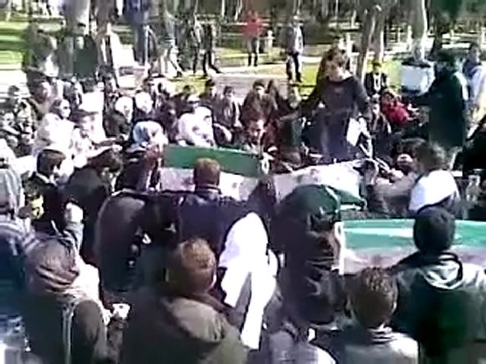 فري برس حلب الجامعة  كلية الكهرباء  الشعب يريد إعدام   5 3 2012   جـ1