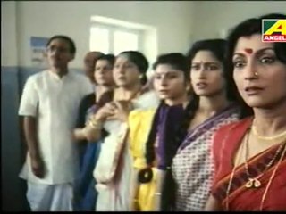 Background Scene - Death Scene - Se Je Chhuyen Gelo (sad) - Indrani Sen - Film Swet Patharer Thala (1993)