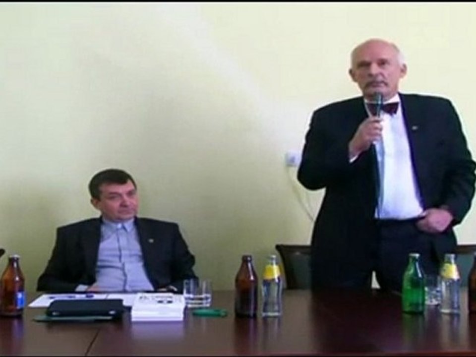 Socjalistów należy po prostu rozstrzelać . -- Janusz Korwin Mikke  -- .