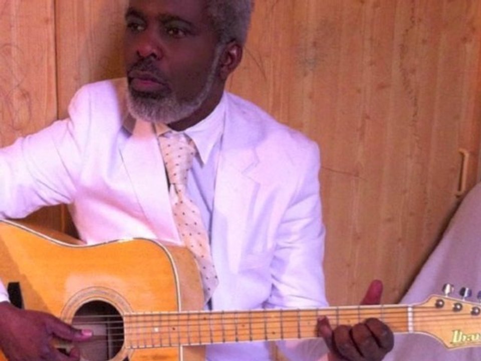 Tribute to Mum Kameni "Mama my love" unplugged by Black Jack Legroove