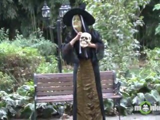 How to Create Witch Halloween Makeup