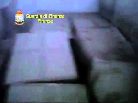 Firenze - False griffe, maxi sequestro di borse all'Osmannoro (06.03.12)