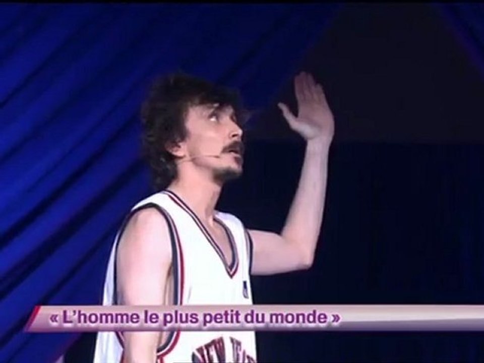 Arnaud Tsamere - L'Homme le Plus Petit du Monde