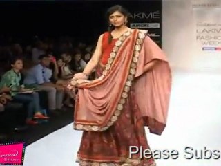 Hot Models Shaker Her Legs On Ramp @Lakme Fashion Week
