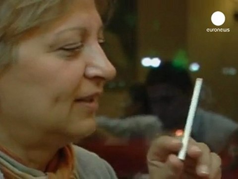 Ucraina: votato il divieto di fumo in bar e ristoranti