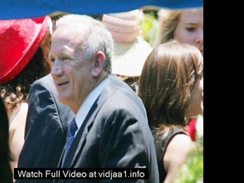 JonBenet Ramsey�s Father Slams Toddlers & Tiaras, Regrets Letting Her Compete In Pageants