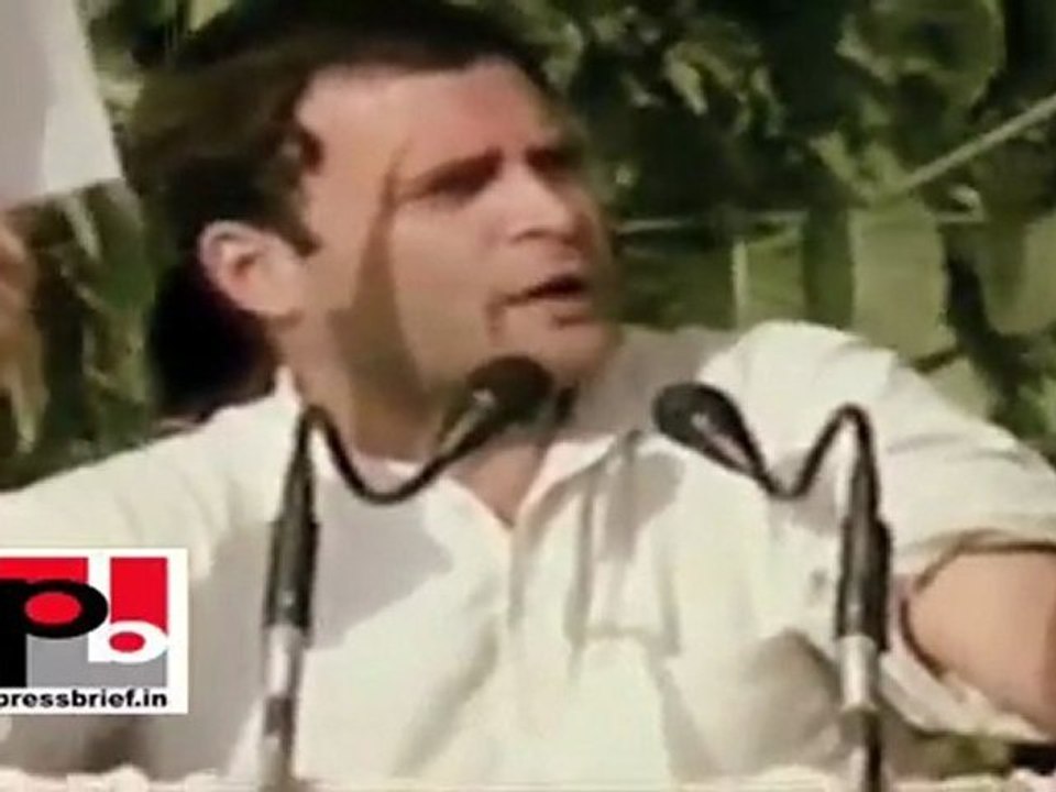 Rahul Gandhi in Kanpur questions Mulayam’s promise to give free electricity in UP