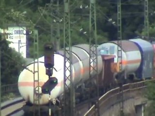 BR152 bei Erpel mit gemischtem Güterzug kurz vor Bf Linz 01