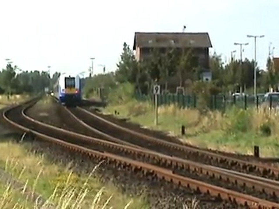 Siemens ER20 der NOB durchquert Bf Husum Richung Sylt