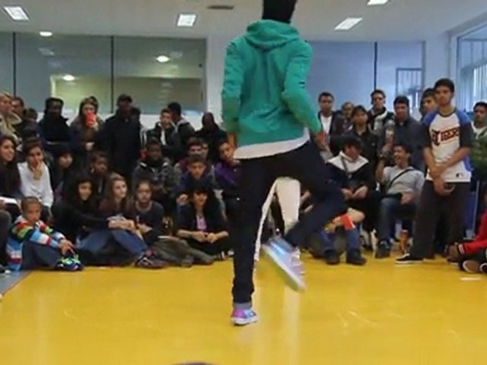 Pourquoi t'y crois #3 : Battle Dance avec F. Hollande