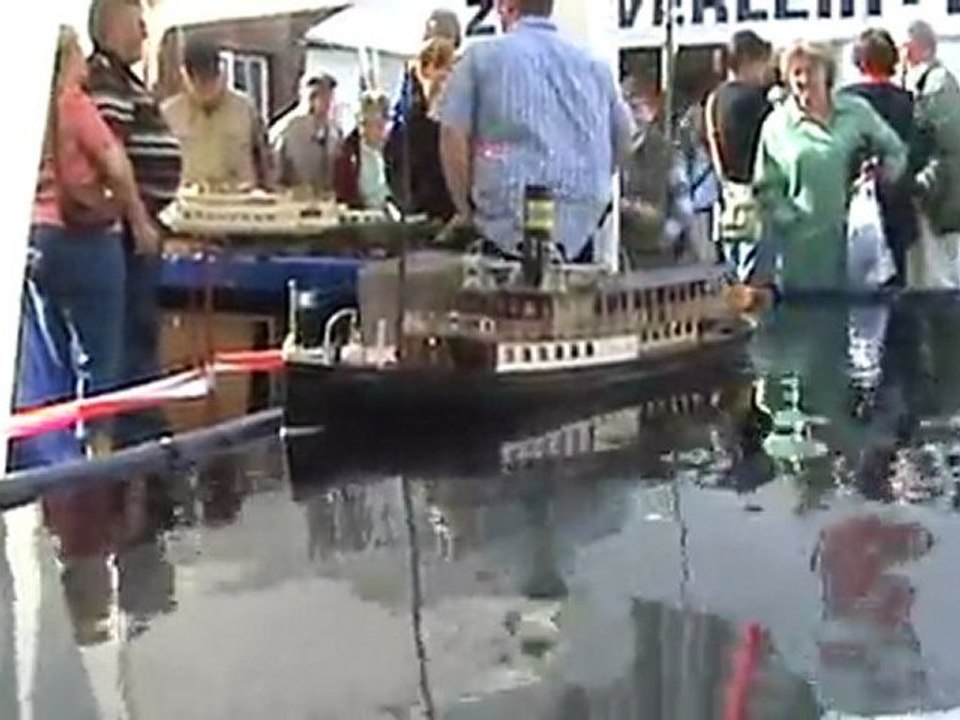 Schiffsmodelle und gasbefeuertes Modell des Dampfers Alexandra