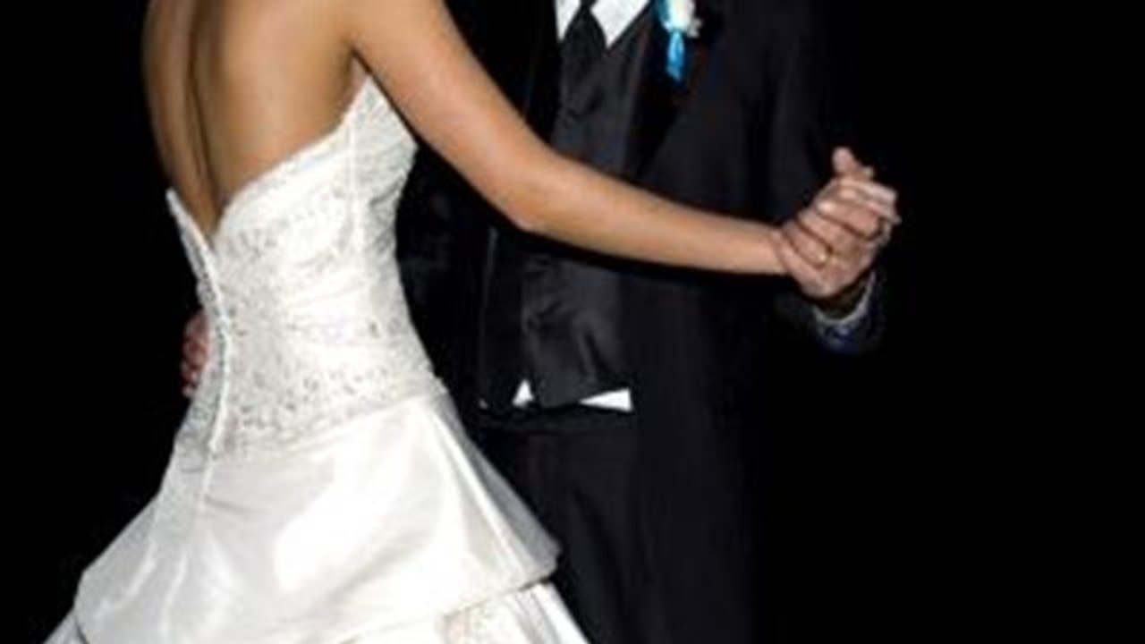 How To Set Your Wedding Dance