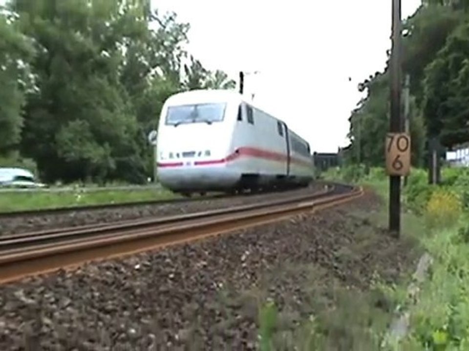 ICE I verläßt Andernach und durchfährt Namedy am Rhein