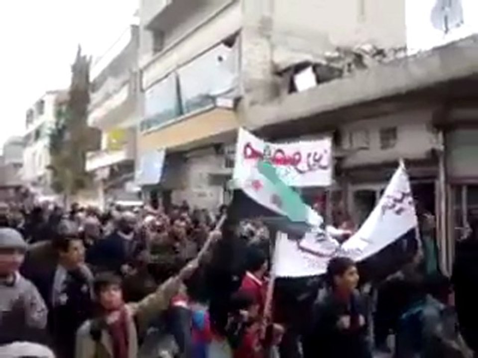 فري برس ادلب كفرتخاريم  مظاهرة حاشدة نصرة للمدن المنكوبه 7 3 2012جـ1