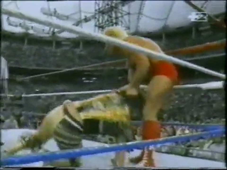 Ric Flair vs Machoman WM8 (commento di Dan Peterson) parte 1 di 3