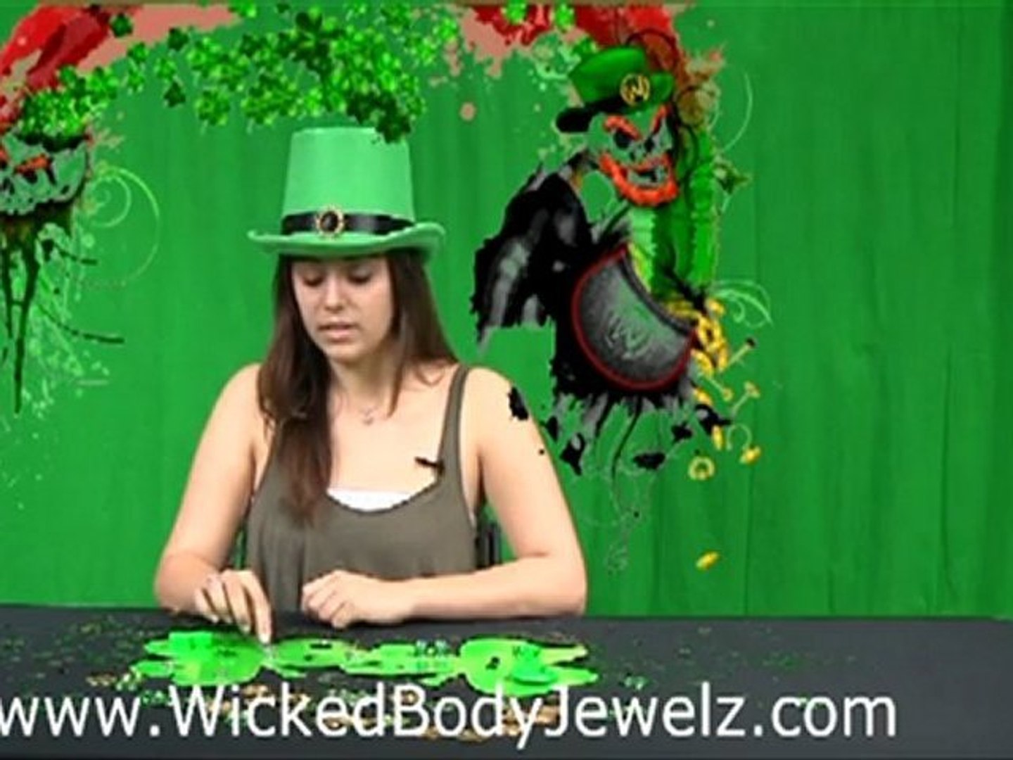 ⁣St. Patrick's Body Jewelry