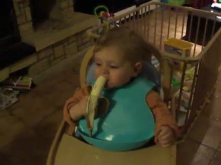 Un vrai petit singe avec sa banane