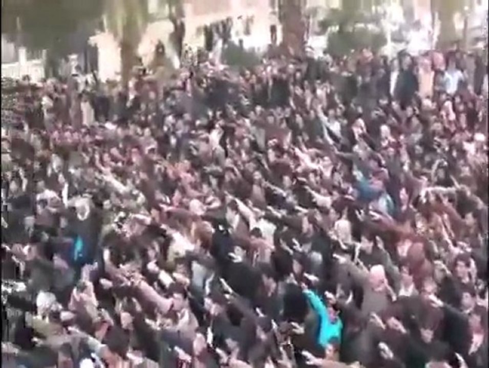 فري برس  ادلب جرجناز قسم أهالي جرجناز في متابعة الثورة حتى النصر أو الشهادة أثناء تشيع الشهيد شهم الدرويش 7 3 2012