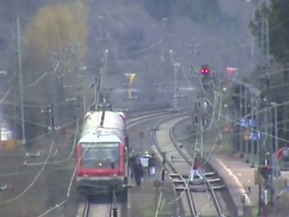 BR711.1 und 4x BR143 beim Bf Winningen a.d. Mosel