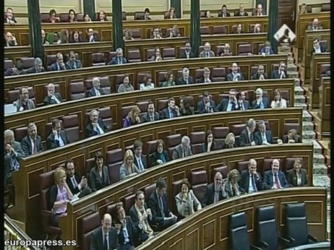 Báñez pide al PSOE que abandone las pancartas