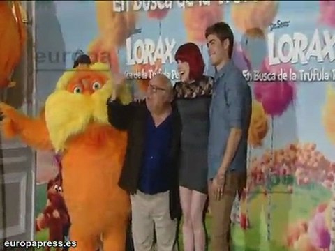 Danny de Vito y Zac Efron presentan su film