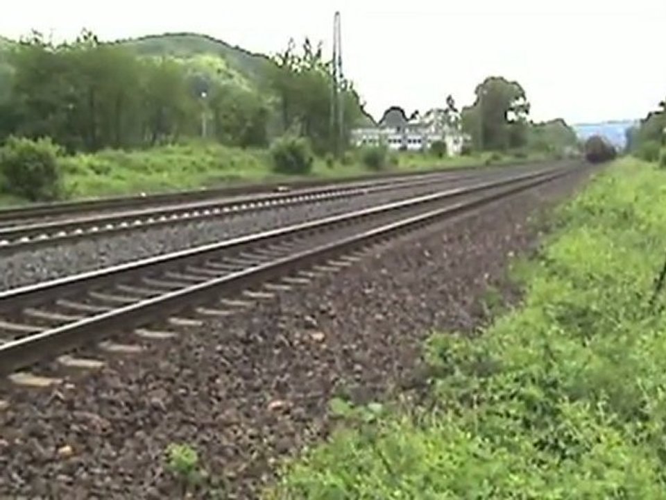 Lokzug, 2x BR151, 2x BR140, 3x BR155, BR189, 2x BR152, BR185, BR145, BR143, ICE T bei Unkel a. Rhein