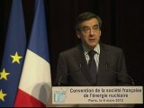 Fukushima: Fillon rend hommage au peuple japonais