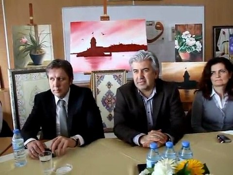 AKHİSAR BELEDİYE BAŞKANI SALİH HIZLI, SANAT ATÖLYESİNE KATILAN BAYANLARIN KADINLAR GÜNÜNÜ KUTLADI