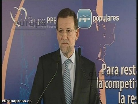 Rajoy dedica el día a madres trabajadoras y en paro