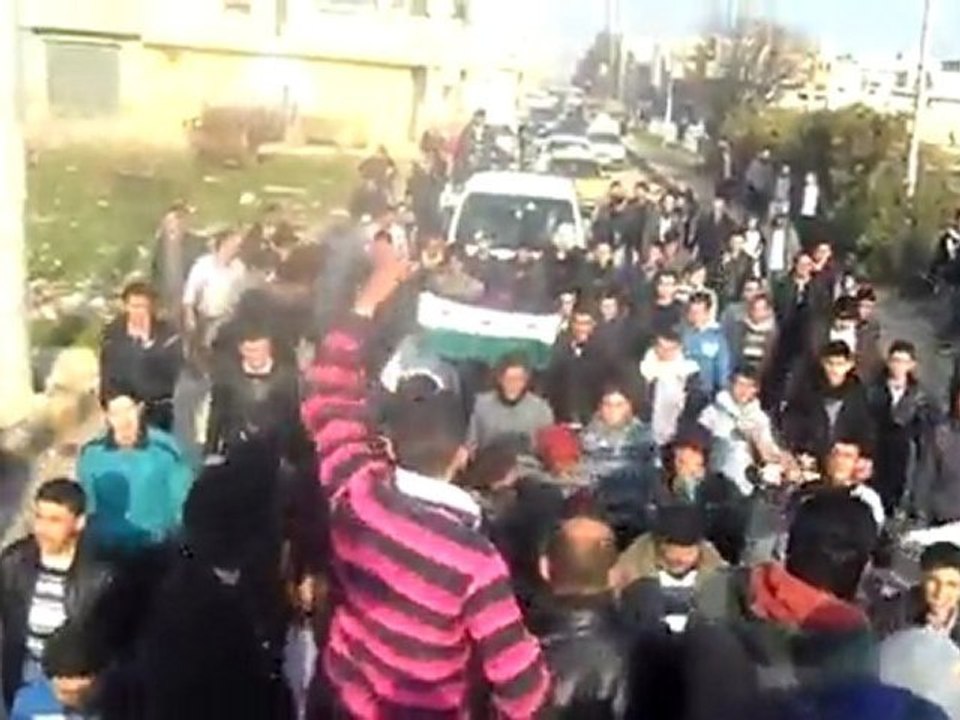 فري برس حلب تشييع الطقل بشير زياد علوي اعزاز 8 3 2012 ج1