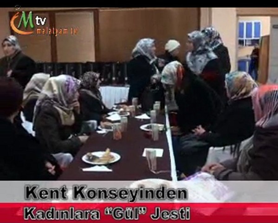 Kent Konseyinden Kadınlara Gül Jesti