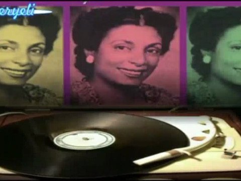 Safiye Ayla ♪♪♪♪ Muhabbet Bağına Girdim Bu Gece