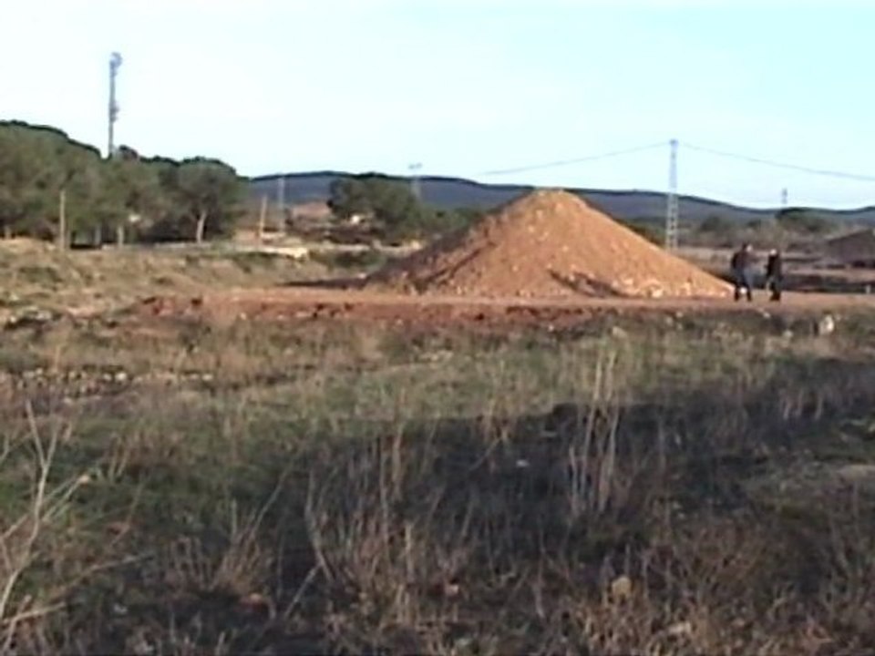 Art contemporani a Benlloch: Lara Almarcegui i "La montaña de tierra"