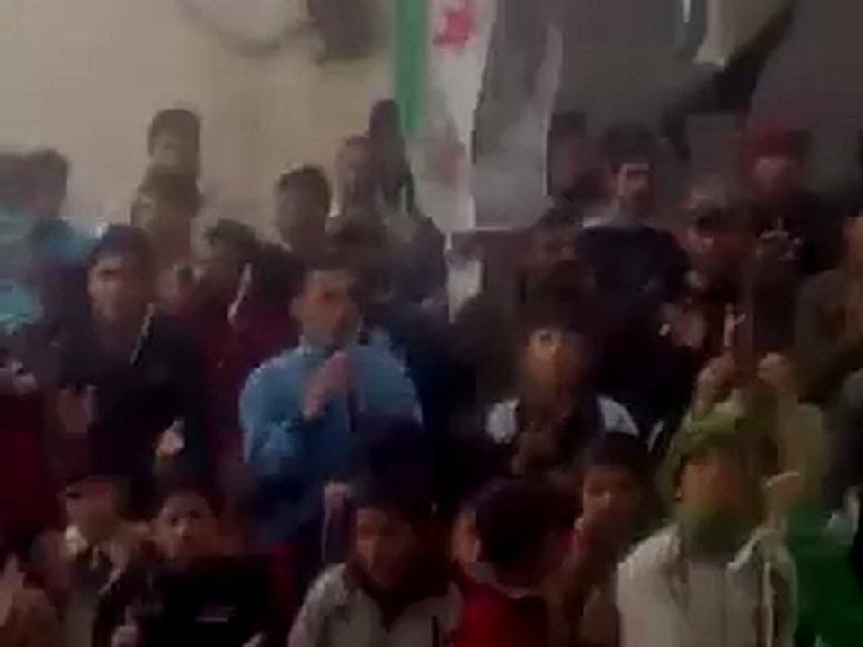 فري برس حماة المحتلة قسطون الخميس مظاهرة تطالب بتسليح الجيش الحر  8 3 2012 ج1