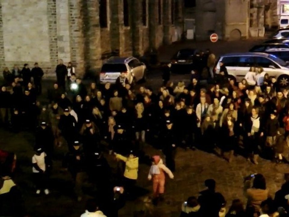 Flashmob Ladies' circle à Boulogne-sur-Mer sur LMFAO et The Black Eyed Peas