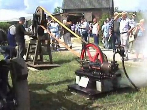 Pracht - Dampflokomobile Dampf-Stationärmotor Dampf und Treckertreffen Lindlar 2010