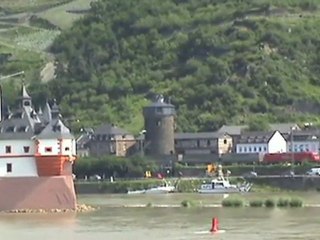 BR155, BR152, 2x BR185 und Rheinschiffe bei Kaub