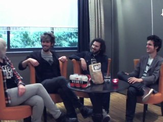 WAF! Présente REVOLVER + "WIND SONG" (Acoustic)