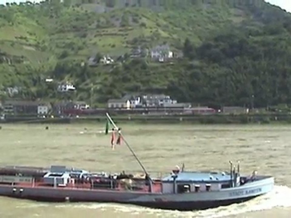 BR151, BR152, BR143 und viele Rheinschiffe bei Kaub