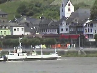 BR152, BR185, 2x BR143 und Rheinschiffe bei Kaub