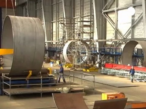 Italian and UK industrial output fall