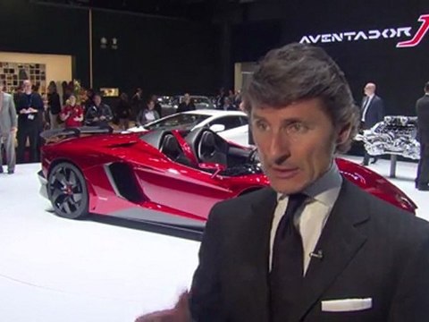 Autosital - Stephan Winkelmann présente la Lamborghini Aventador J au salon de Genève 2012