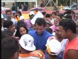 Capriles juega baloncesto con moderador de VTV