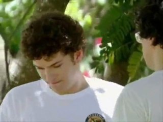 Fabiano leva Gabriel para falar com Bertoni