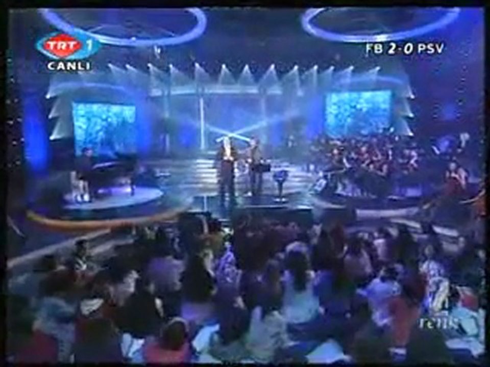 Ahmet ÖZHAN   "BEN SENİ UNUTMAK İÇİN SEVMEDİM"