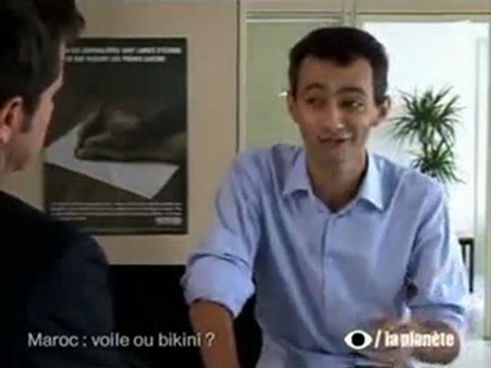 Maroc, le voile ou le bikini ? 1/2
